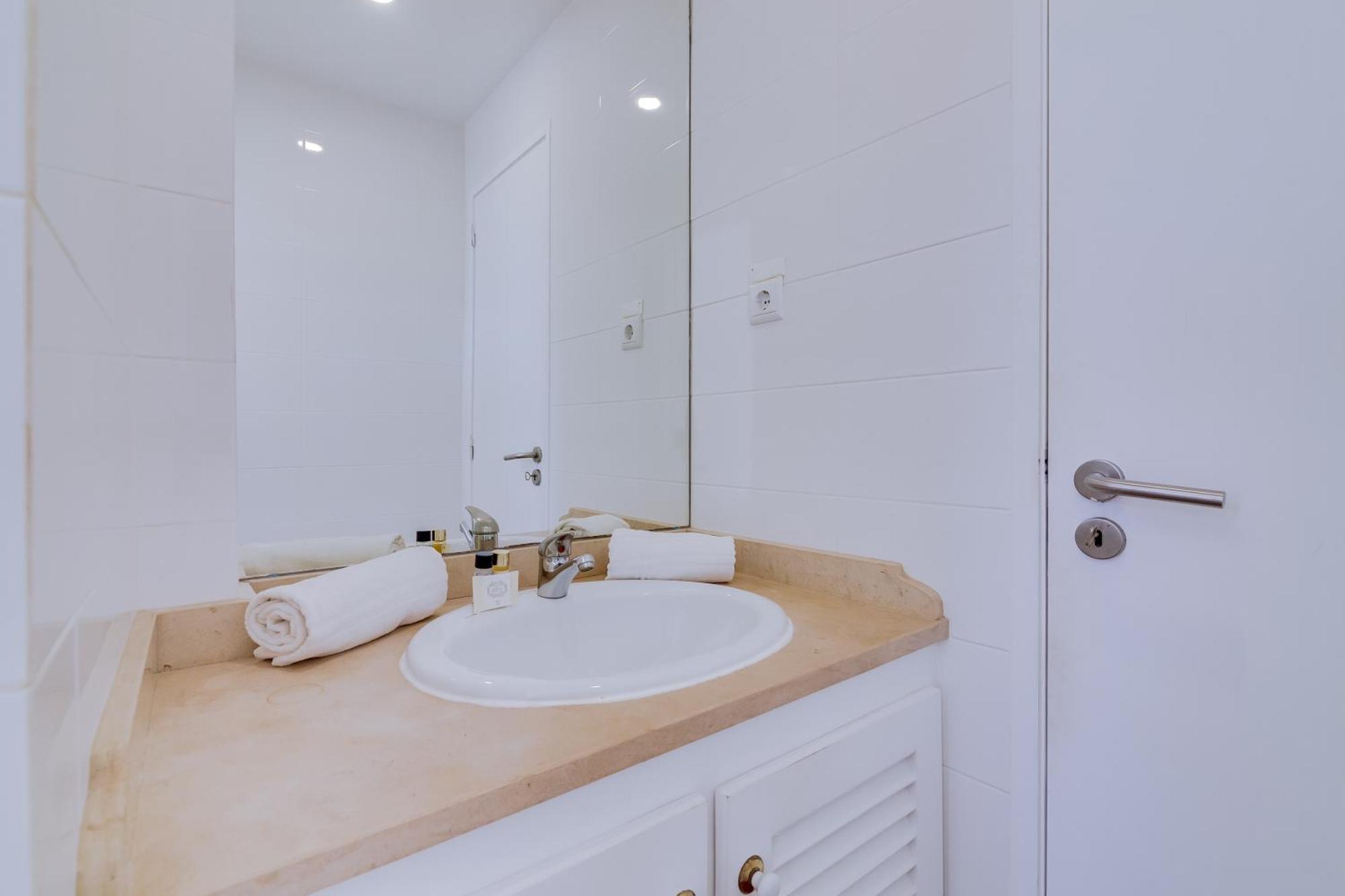 Al - Apartamento Vista Marina 1 Виламура Екстериор снимка